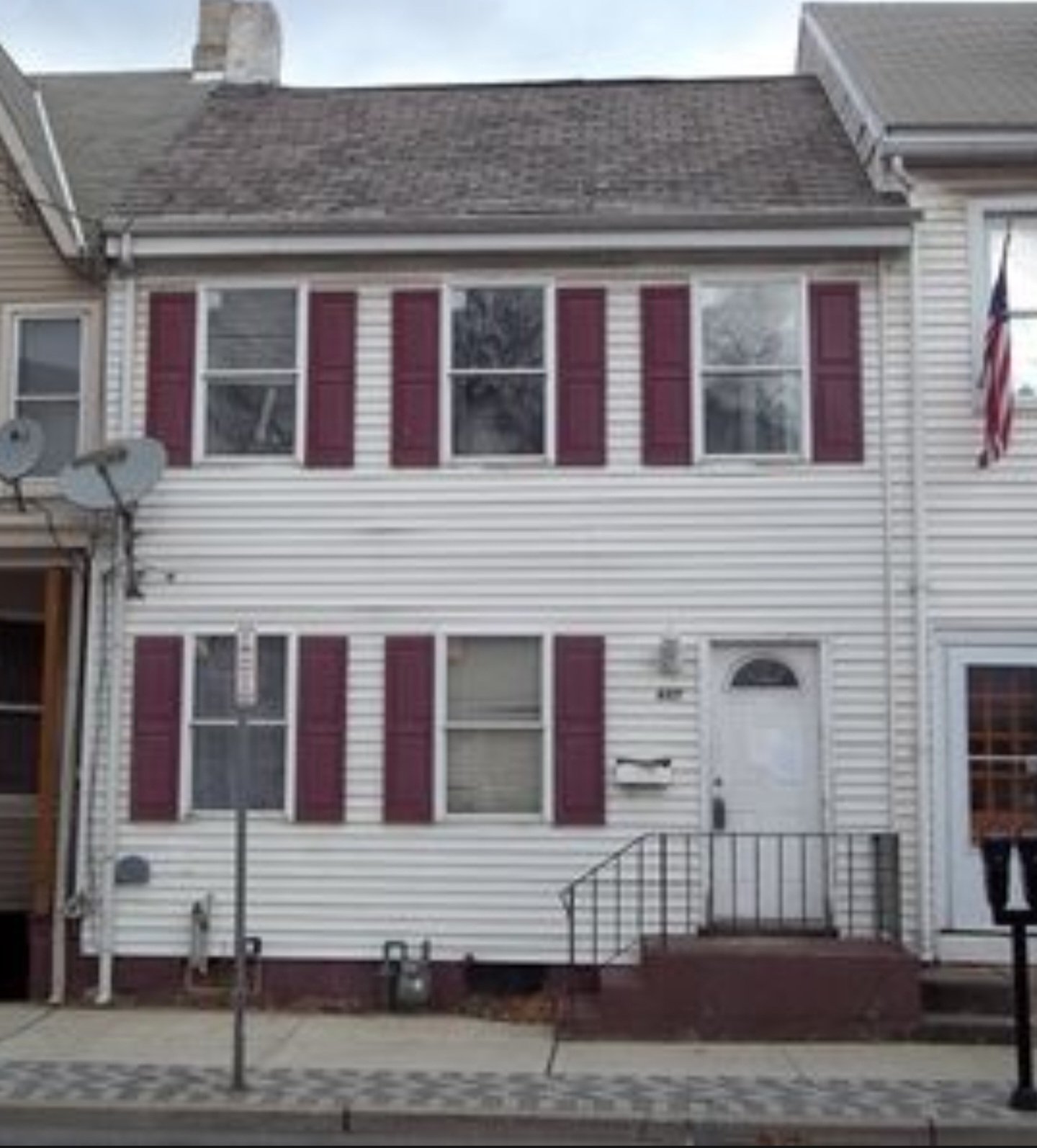 Phillipsburg House: 487 S Main St