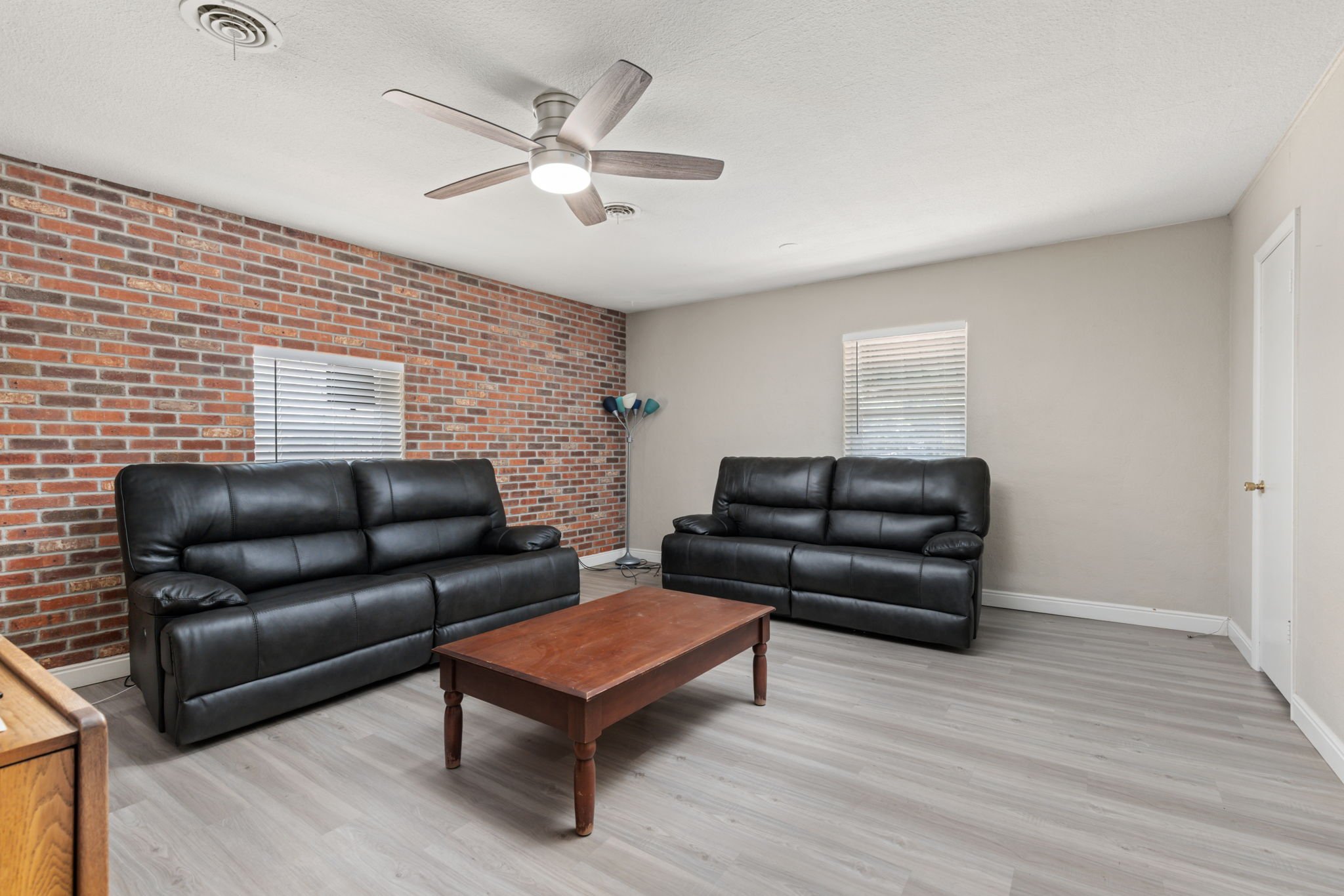 Greeley Apartment: 905 1/2 16th St