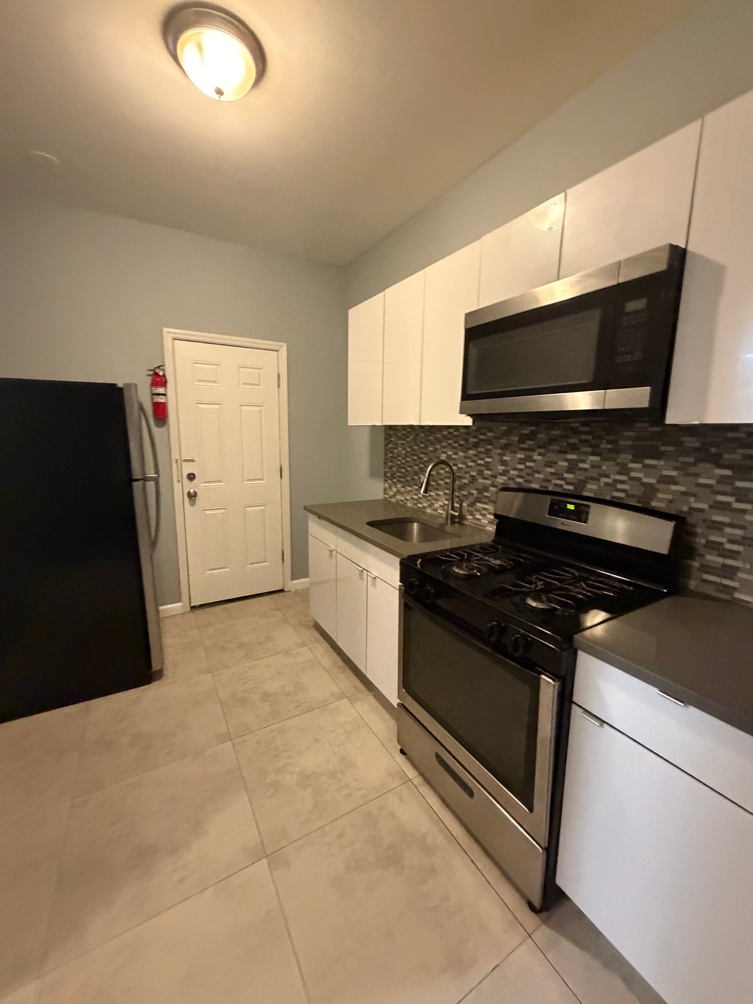 East Orange Apartment: 302 Halsted St