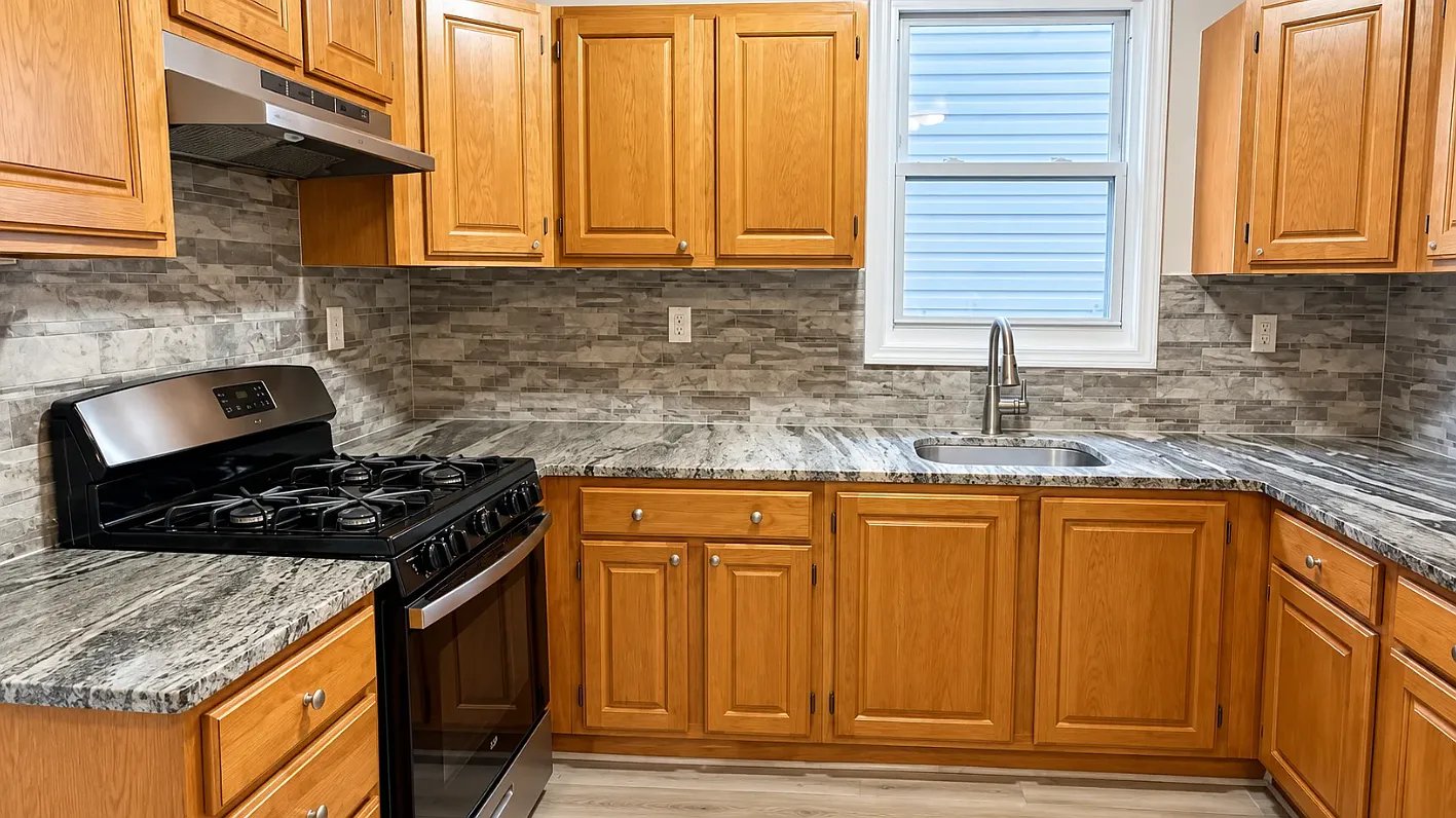 Orange Apartment: 225 New St