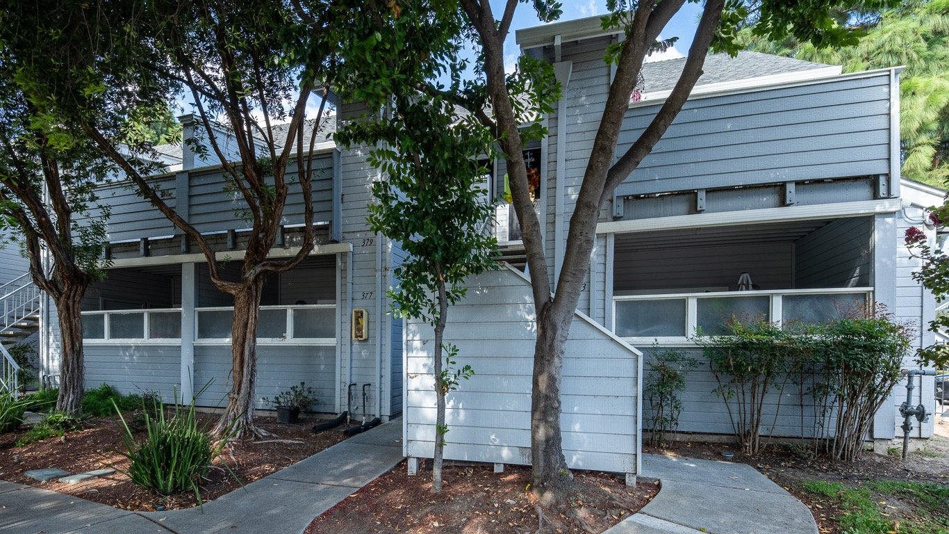 San Jose Condo: 379 Shadow Run Dr