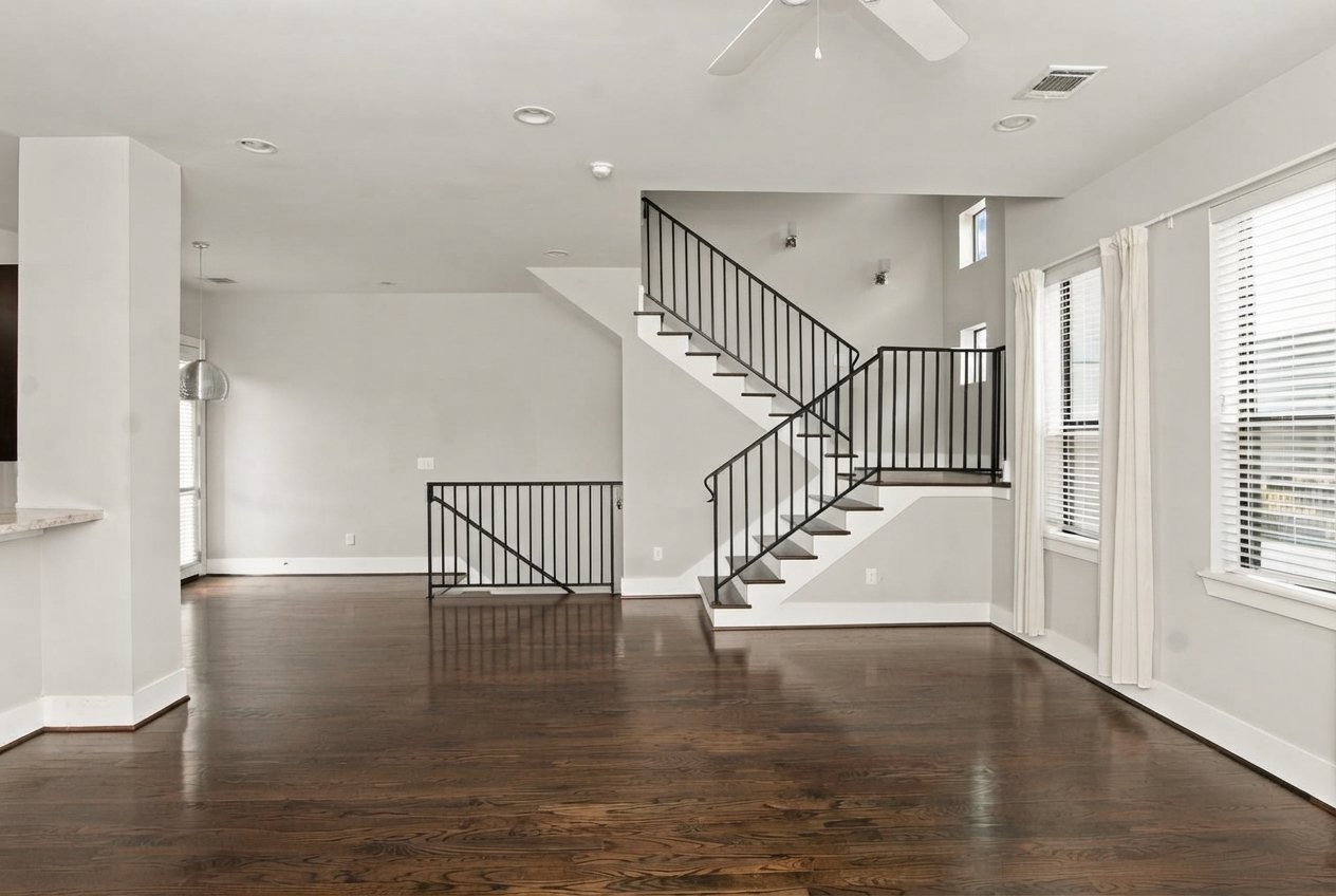 Houston House: 2505 Webster St