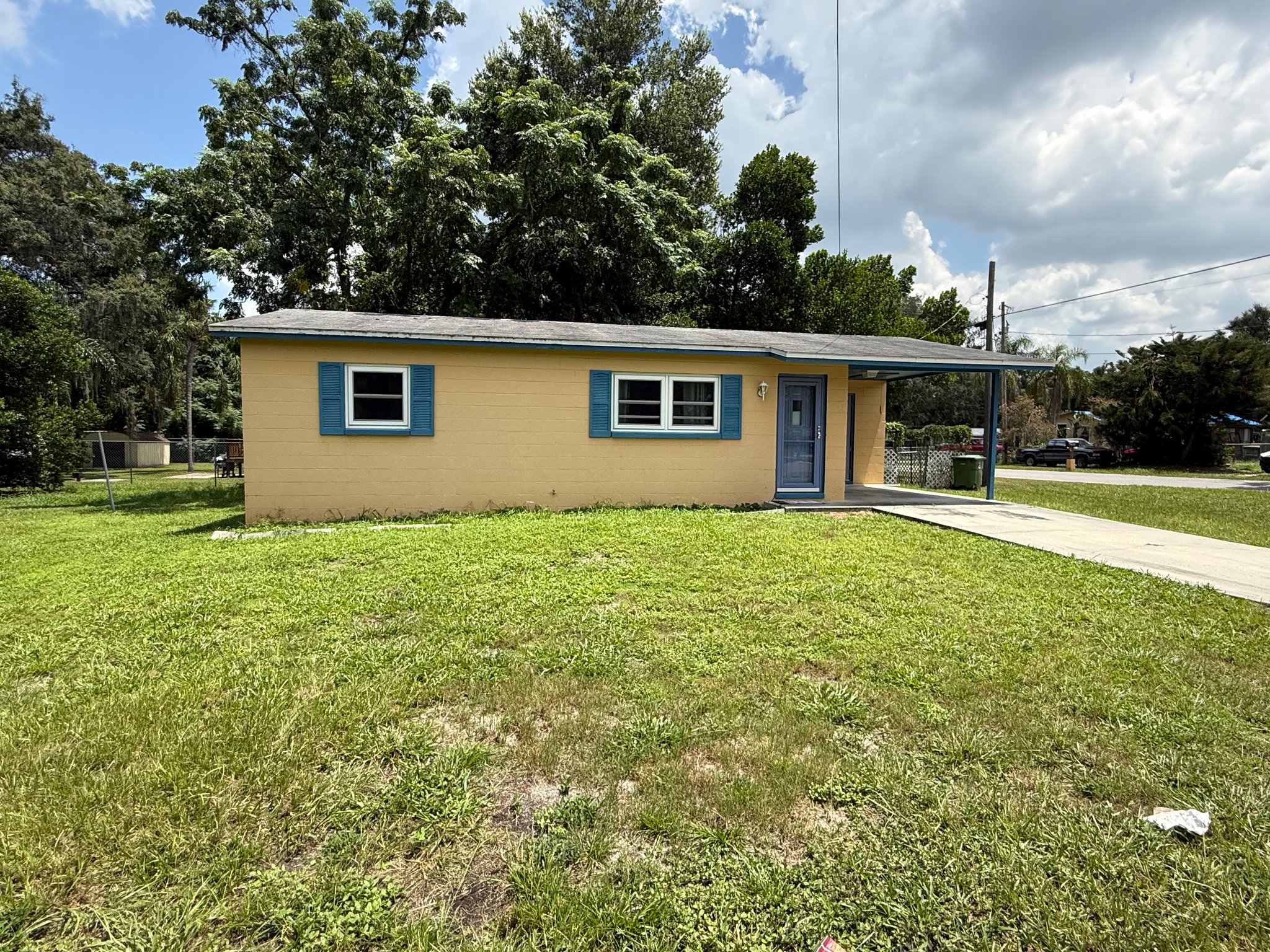 Tampa House: 1602 E Annona Ave
