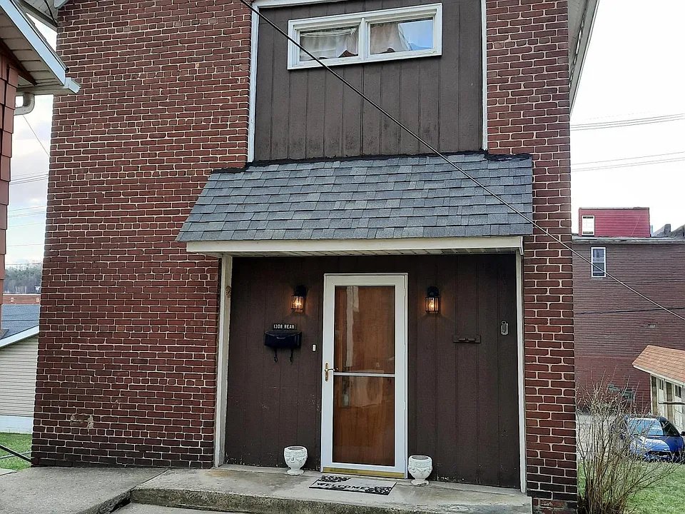 Windber House: 1308 Somerset Ave