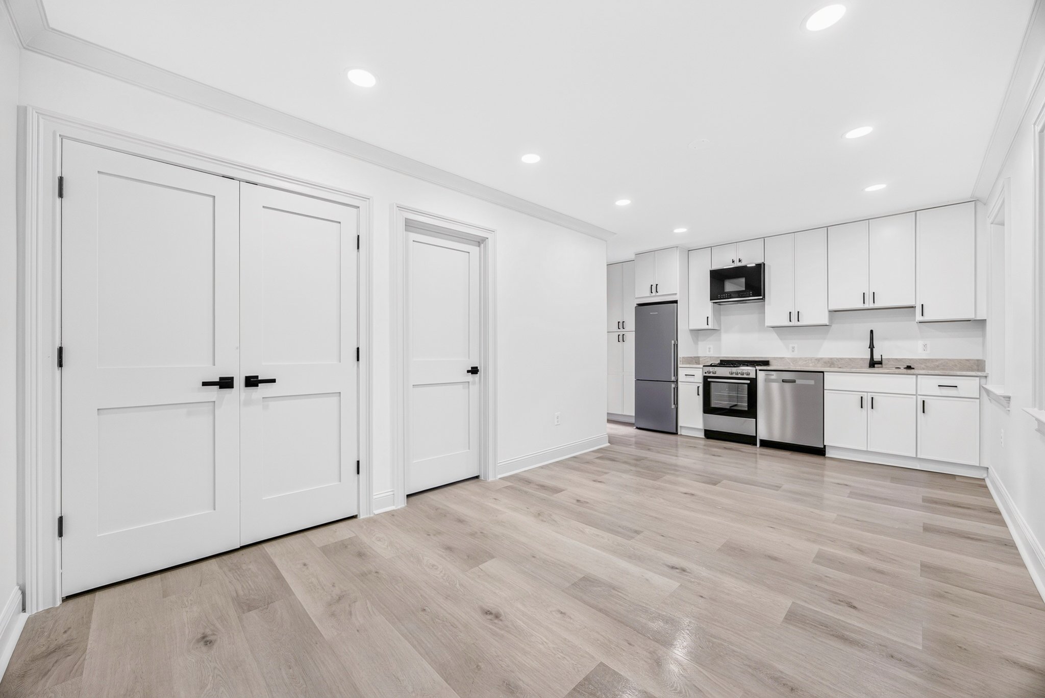 Washington Apartment: 311 East Capitol St. SE
