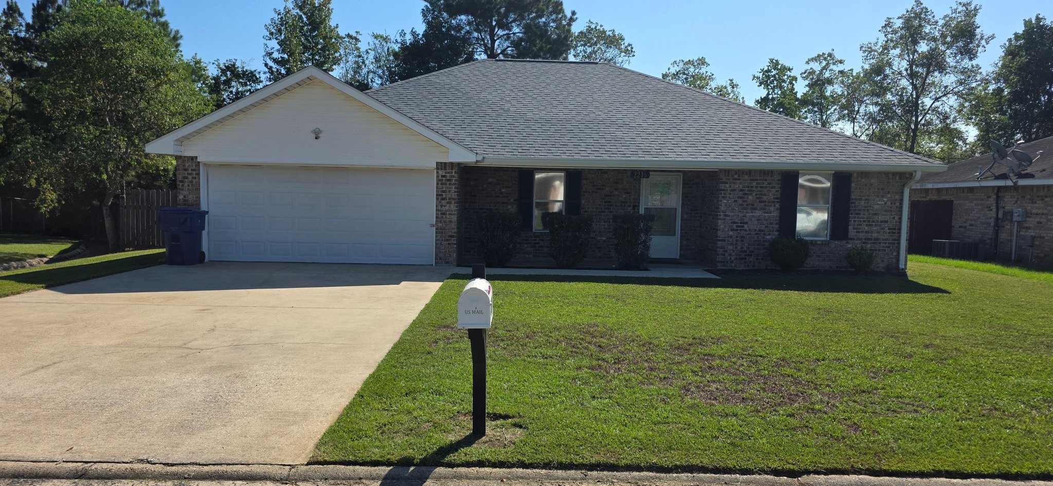 Deridder House: 2216 Mustang St,