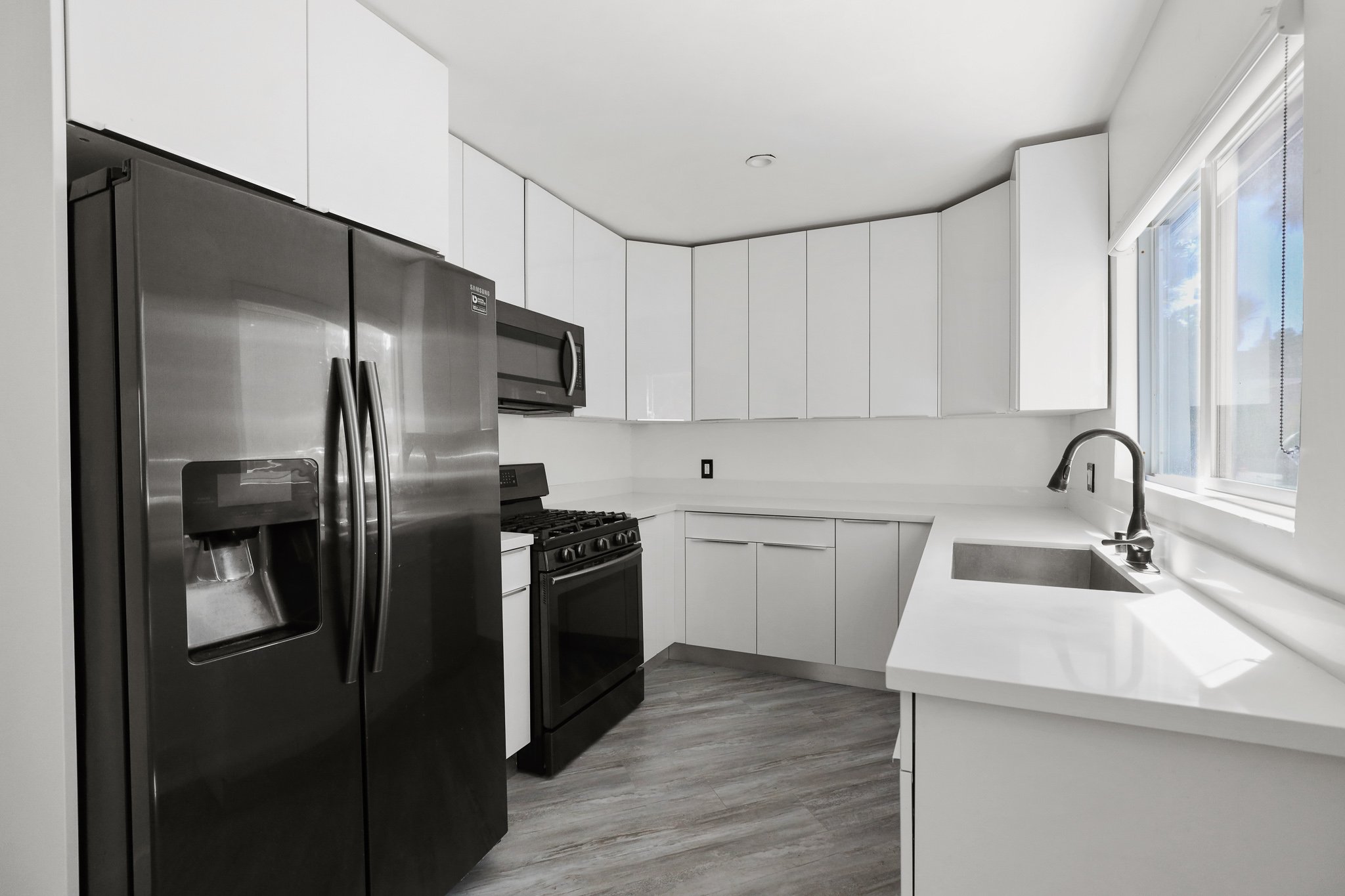 Los Angeles Apartment: 1486 Silver Lake Boulevard