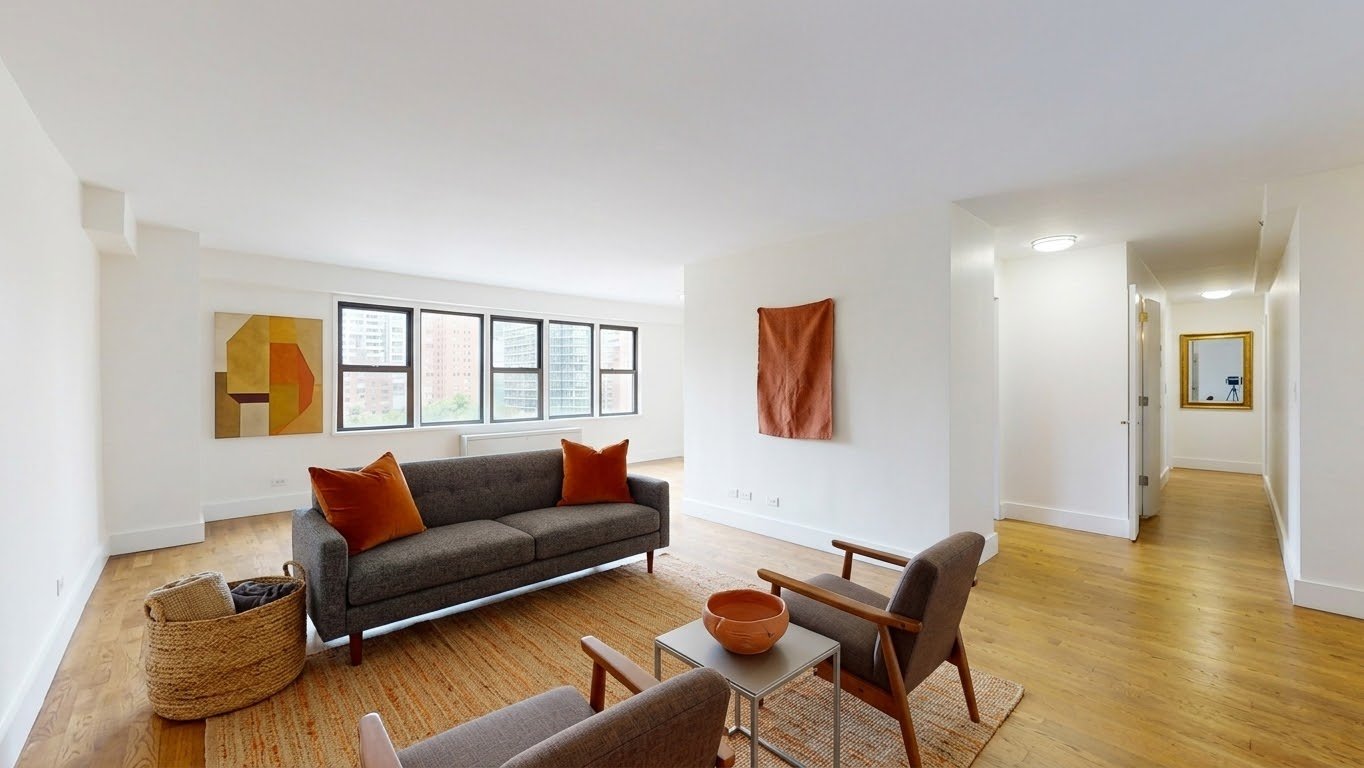 New York Apartment: 220 E 63rd St