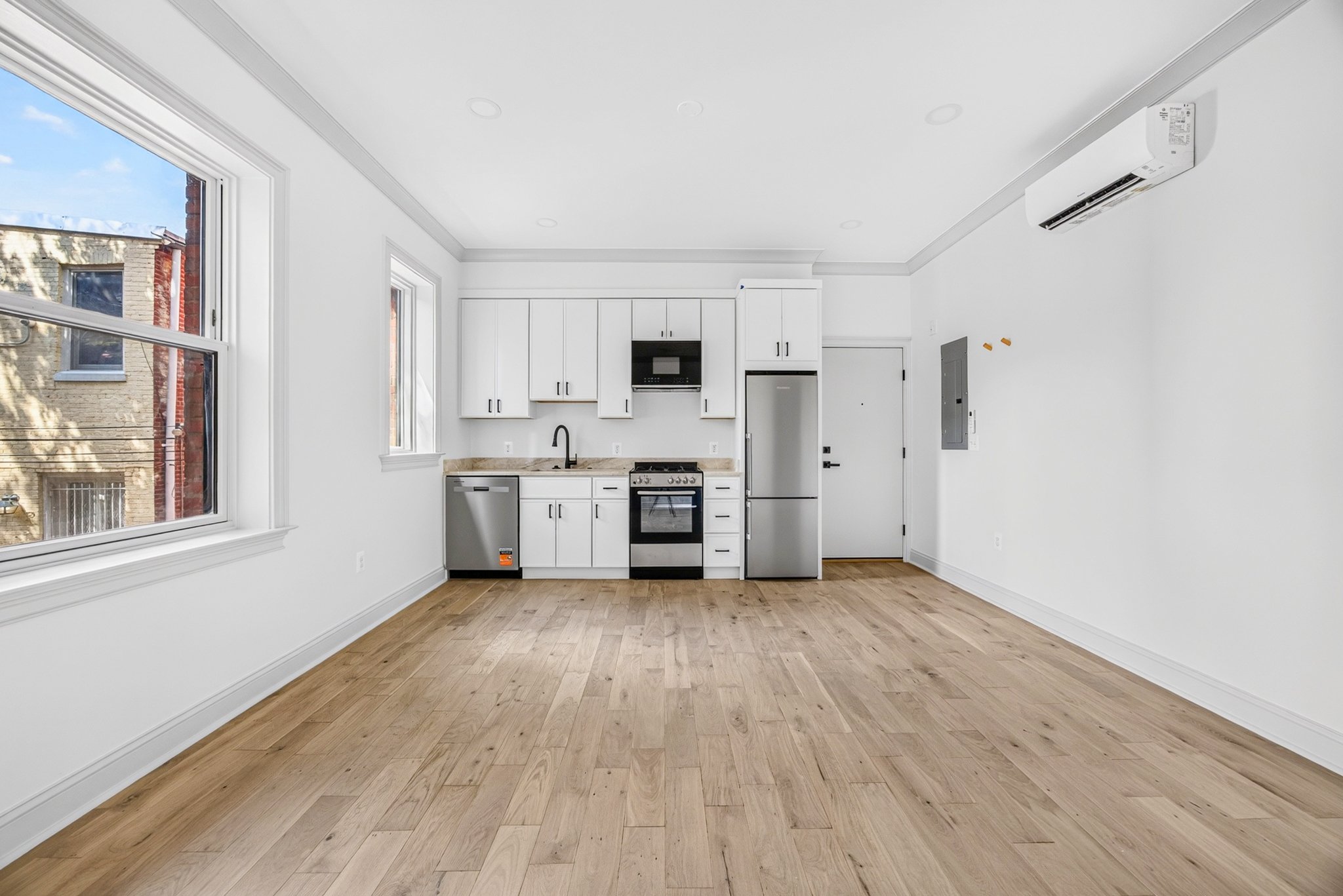 Washington Apartment: 311 East Capitol St. SE