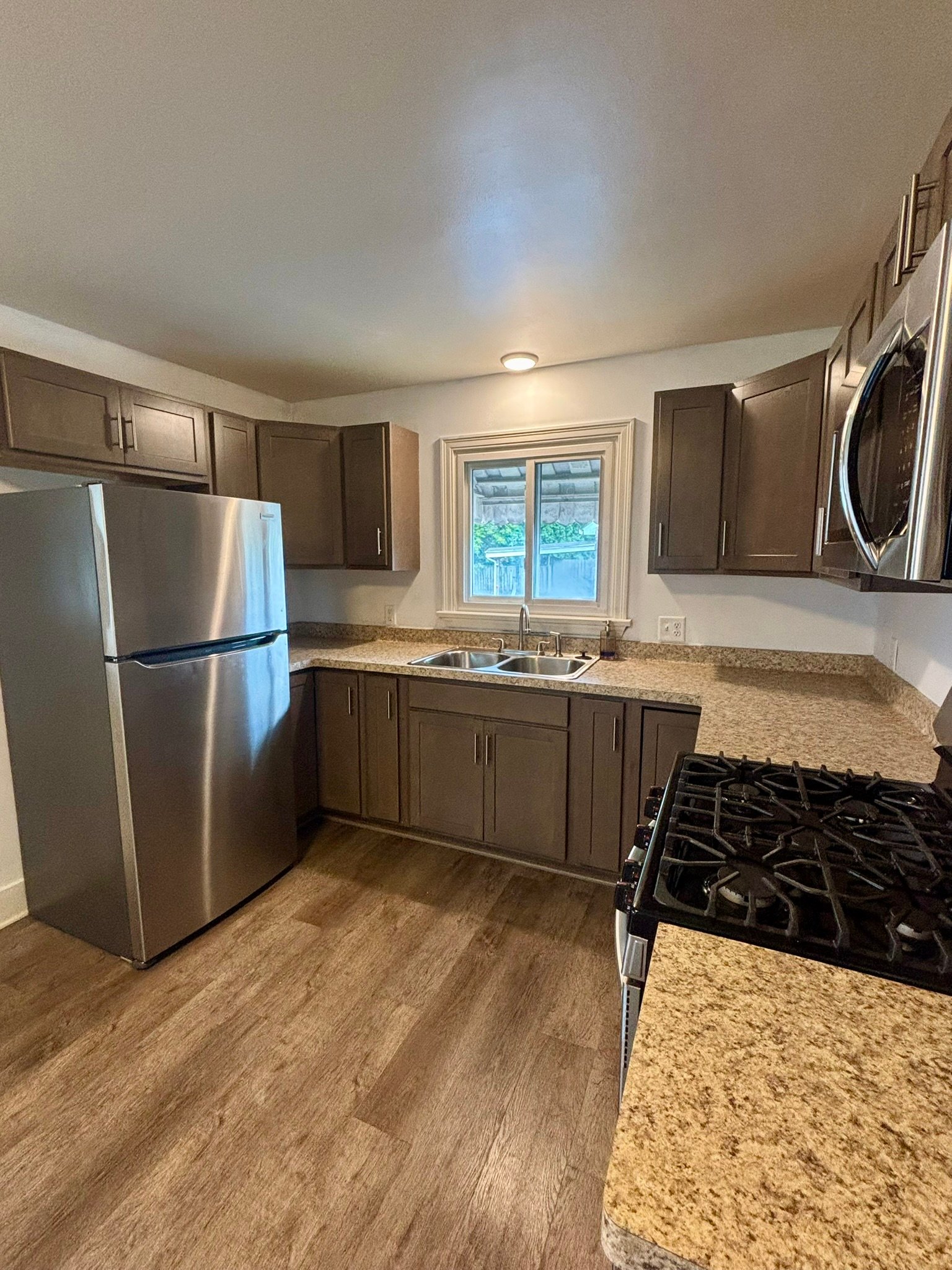 Lancaster House: 77 Laverack Ave