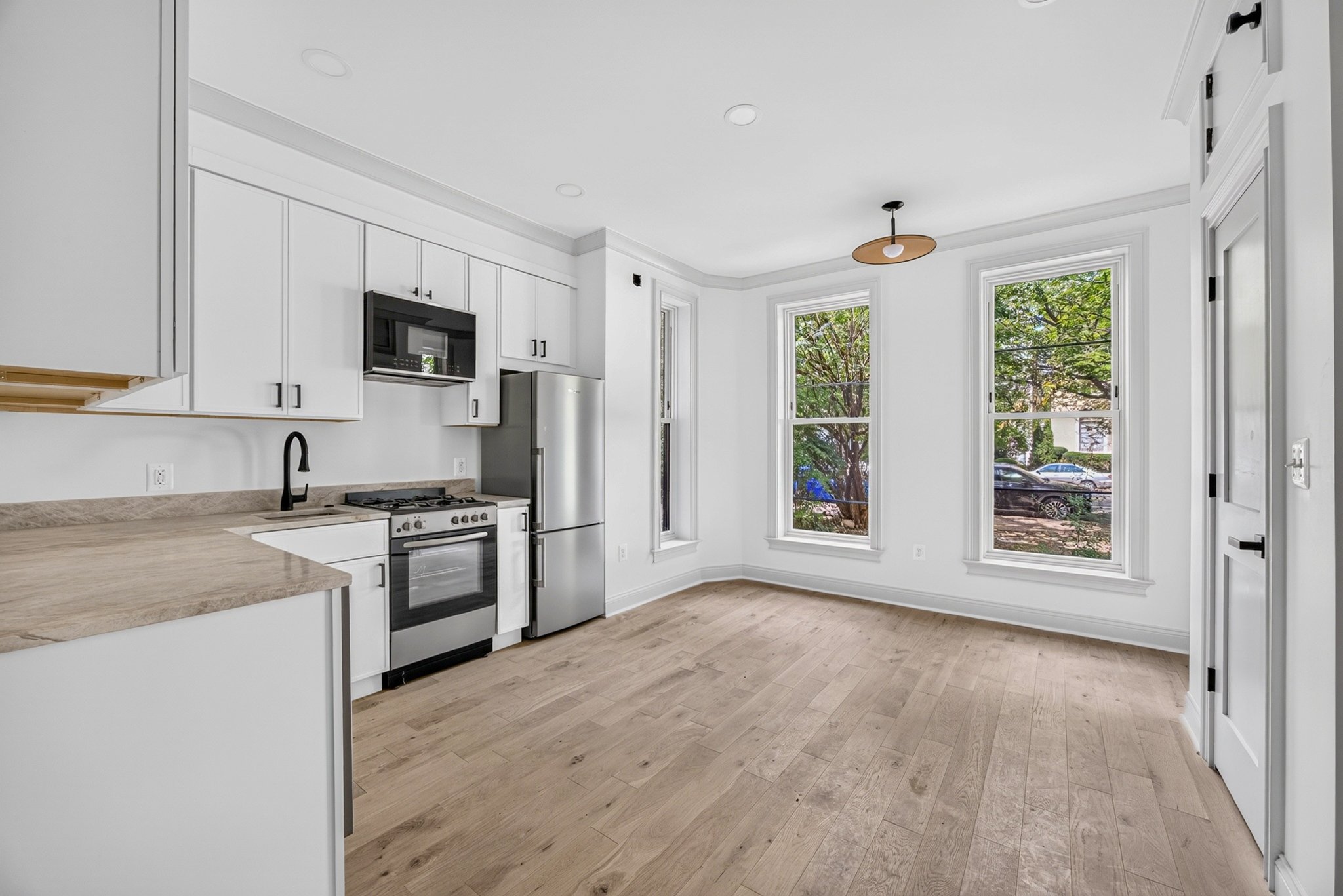 Washington Apartment: 311 East Capitol St. SE