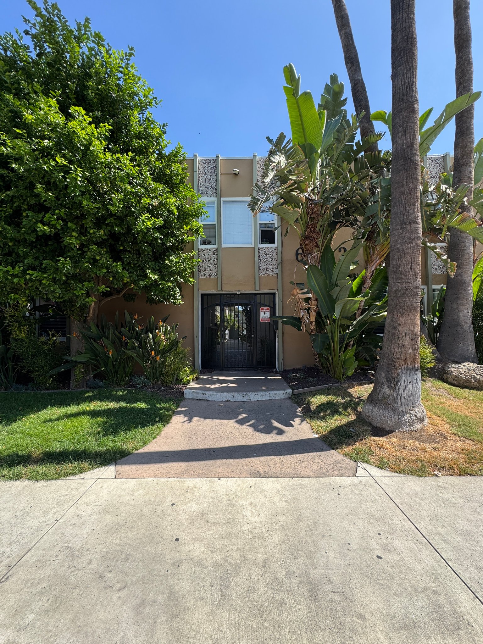 Reseda Apartment: 6632 Darby Ave.