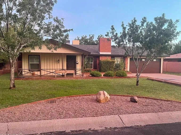Phoenix House: 4437 E Clarendon Ave