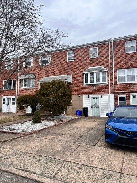 Philadelphia House: 3013 Dowitcher Pl