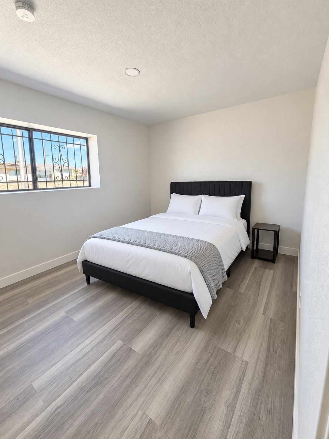 No Single Room: 701 Rossmoyne Ave