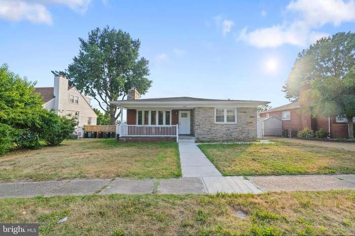 Dundalk House: 1816 Tyler Rd