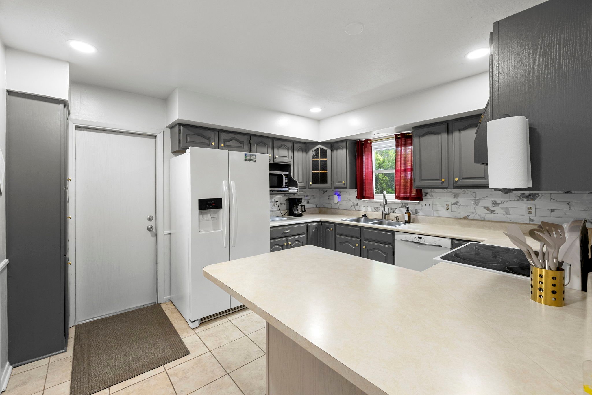 San Antonio House: 5523 Castle Way