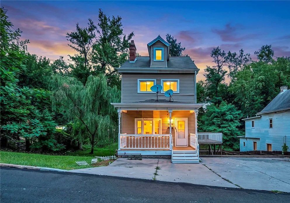 Pittsburgh House: 14 Arnold