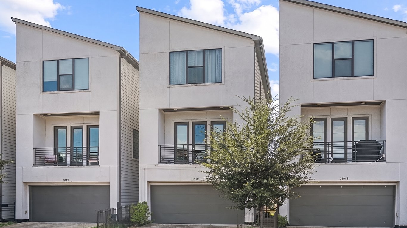 Houston House: 3810 Leeland St