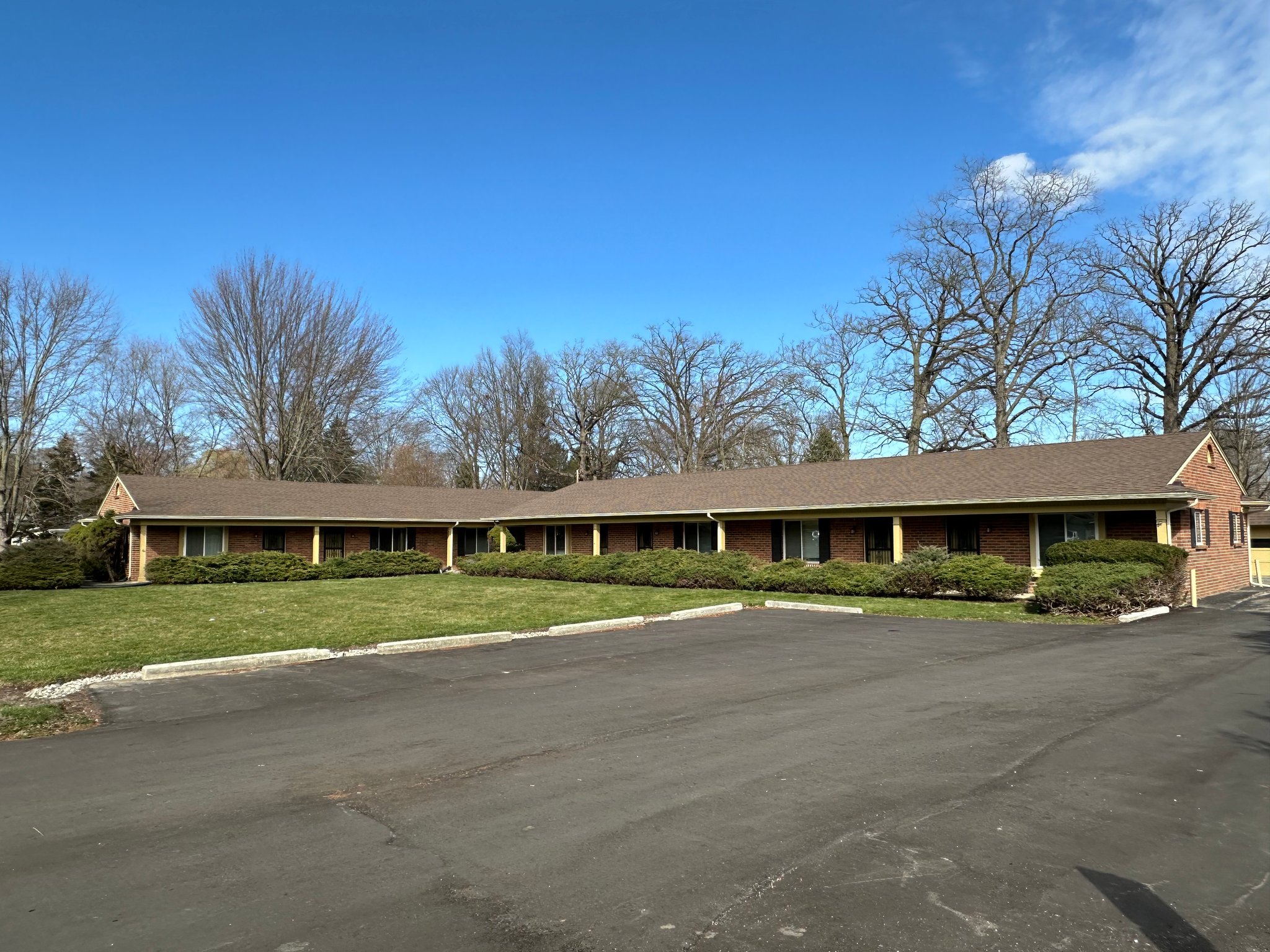 Burton Apartment: 2040 Cashin St