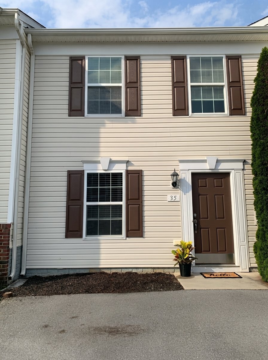 Martinsburg Townhome: 35 Fast View Dr