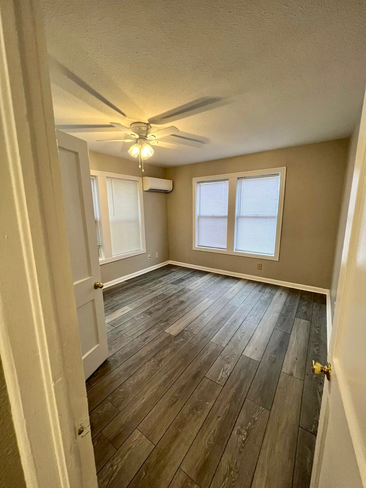 houston Multiplex: 5606 robertson st