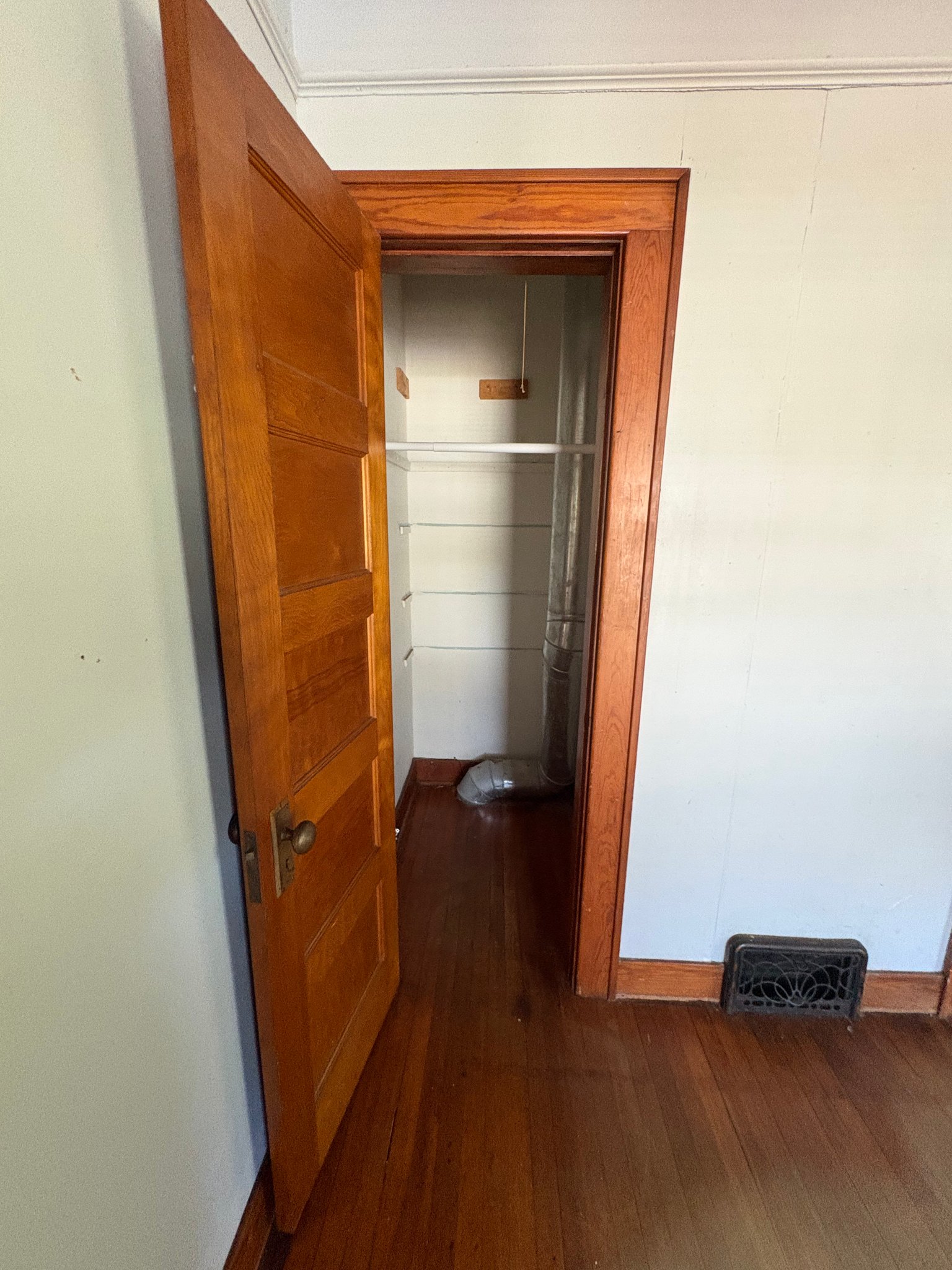 Salina House: 1012 E Iron Ave