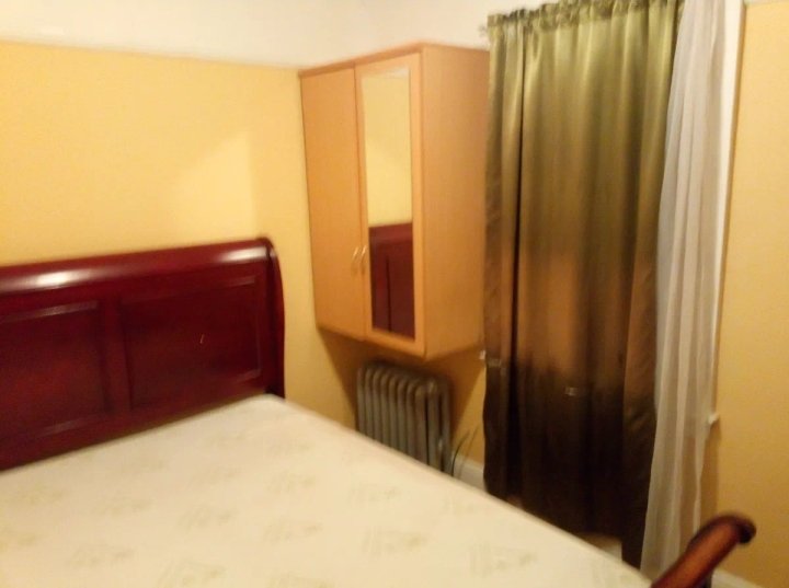 Jamaica House: 14439 158th St