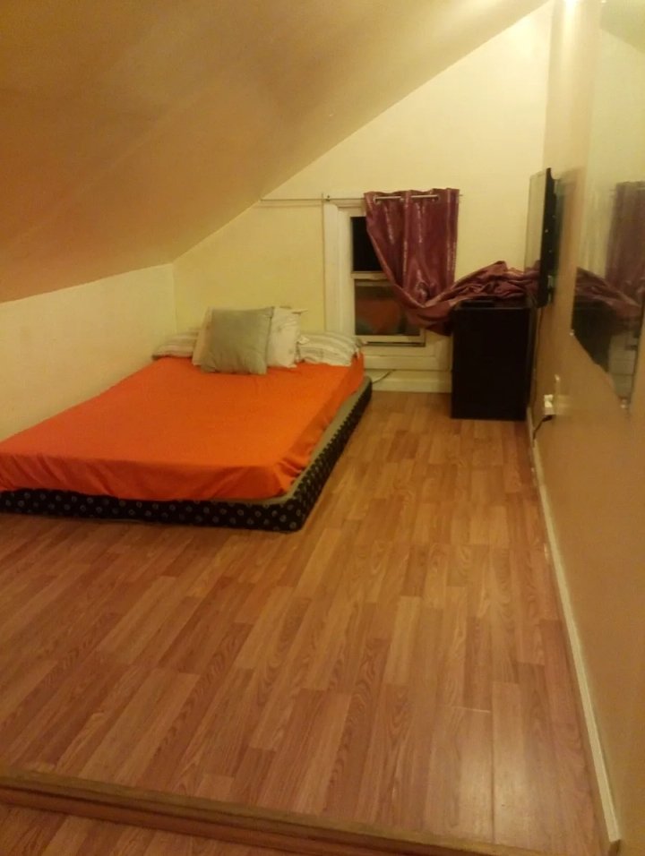 Jamaica House: 14439 158th St
