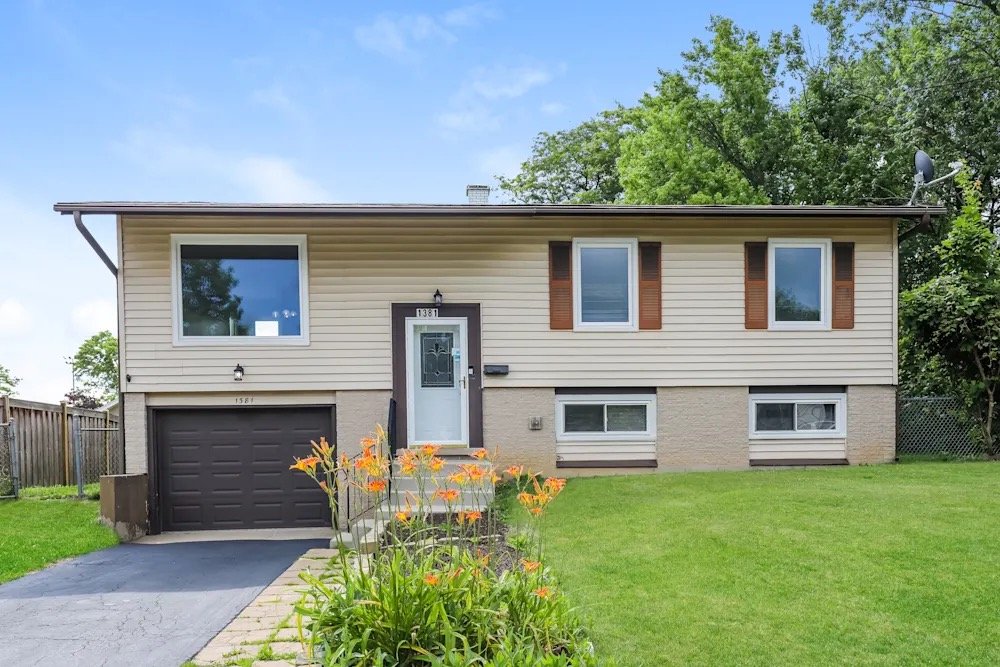 Glendale Heights House: 1381 Alberta Ct