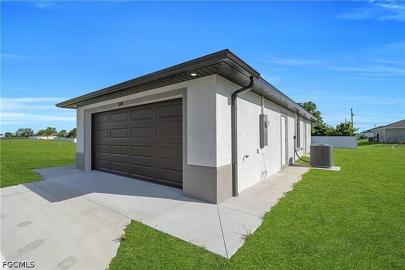 Cape Coral House: 508 Kismet Pkwy W