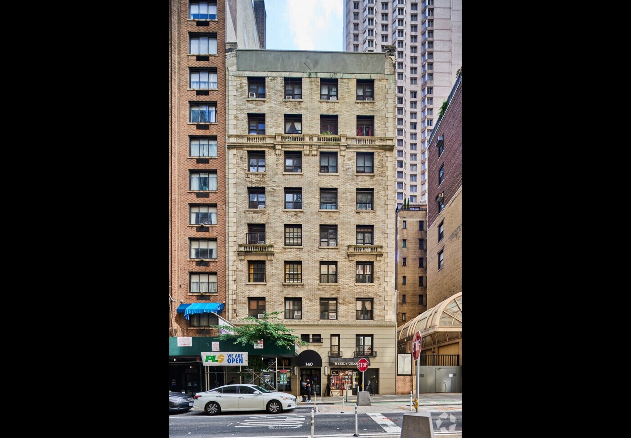New York Apartment: 140 West 55th St
