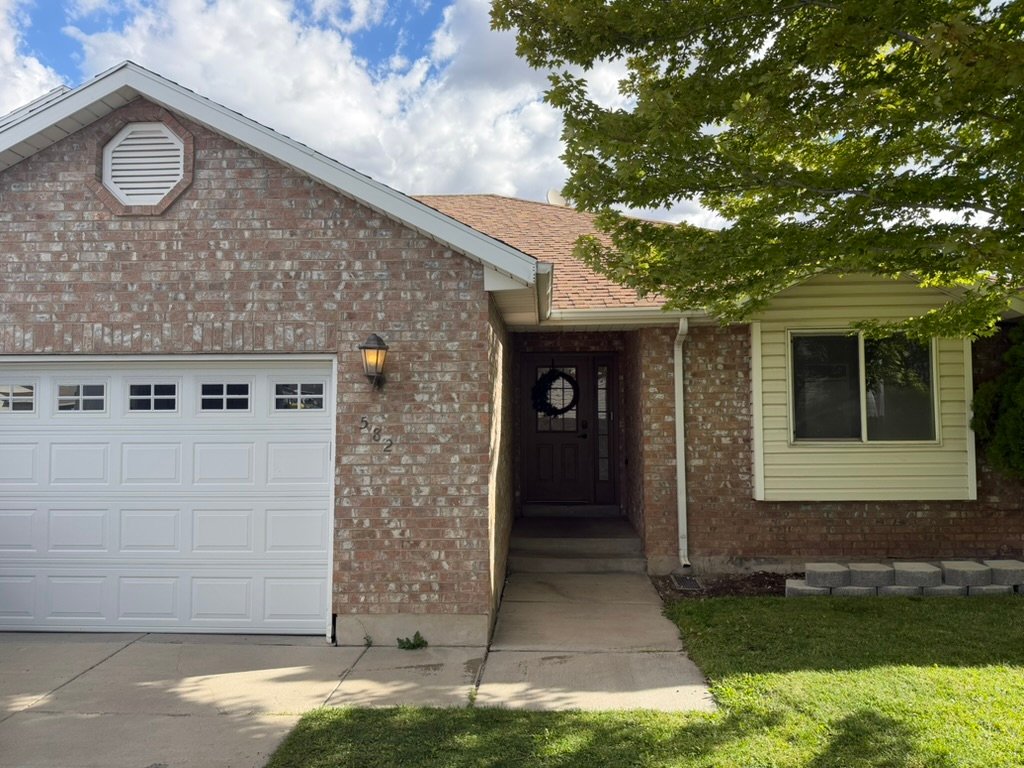 Spanish Fork House: 582 N 1120 E