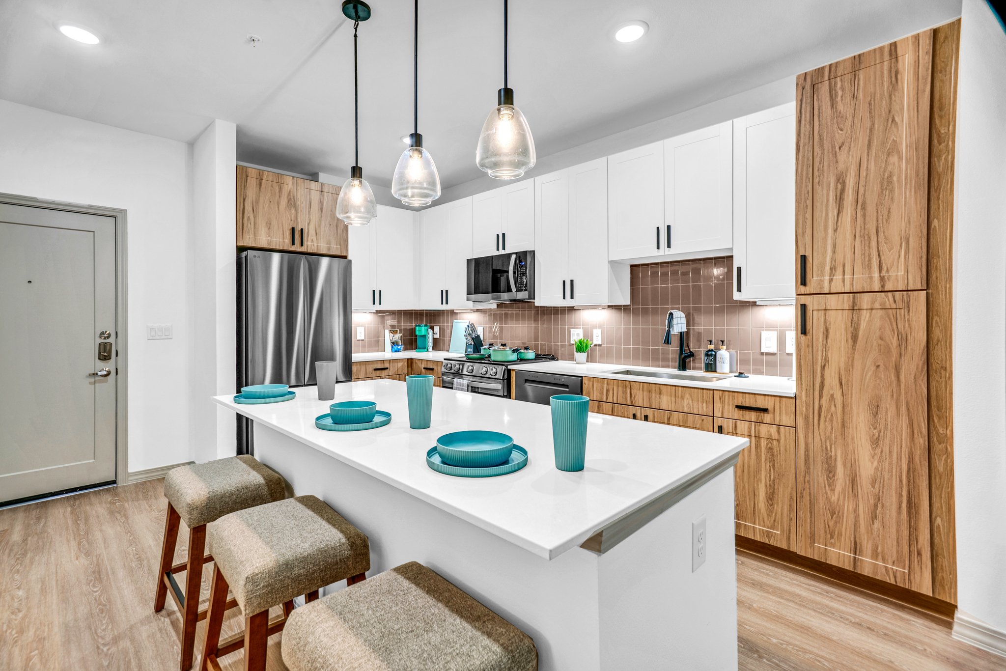 Dallas Apartment: 12099 Luna Rd