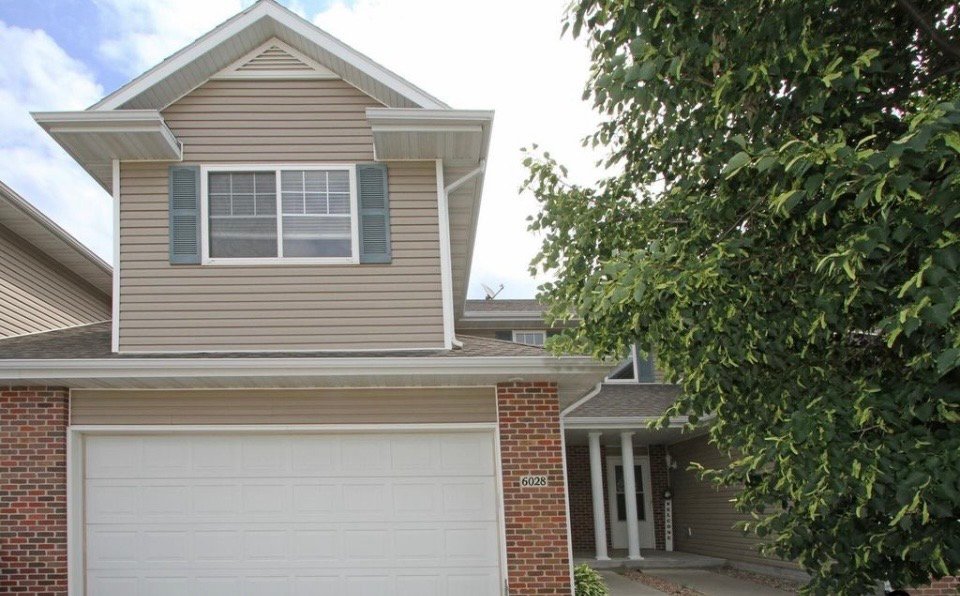 Lincoln Townhome: 6028 Glenbrook Ln.