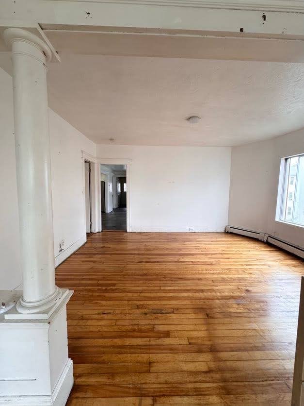 Worcester House: 48 Plantation St