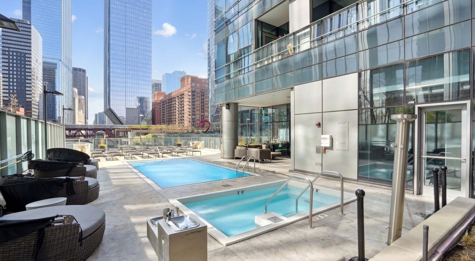 Chicago Condo: 309 W Wolf Point Pl