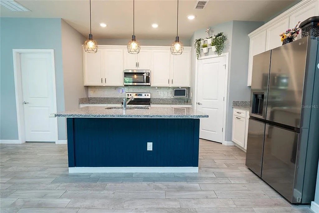 Riverview House: 10305 Greystone Ridge Ct