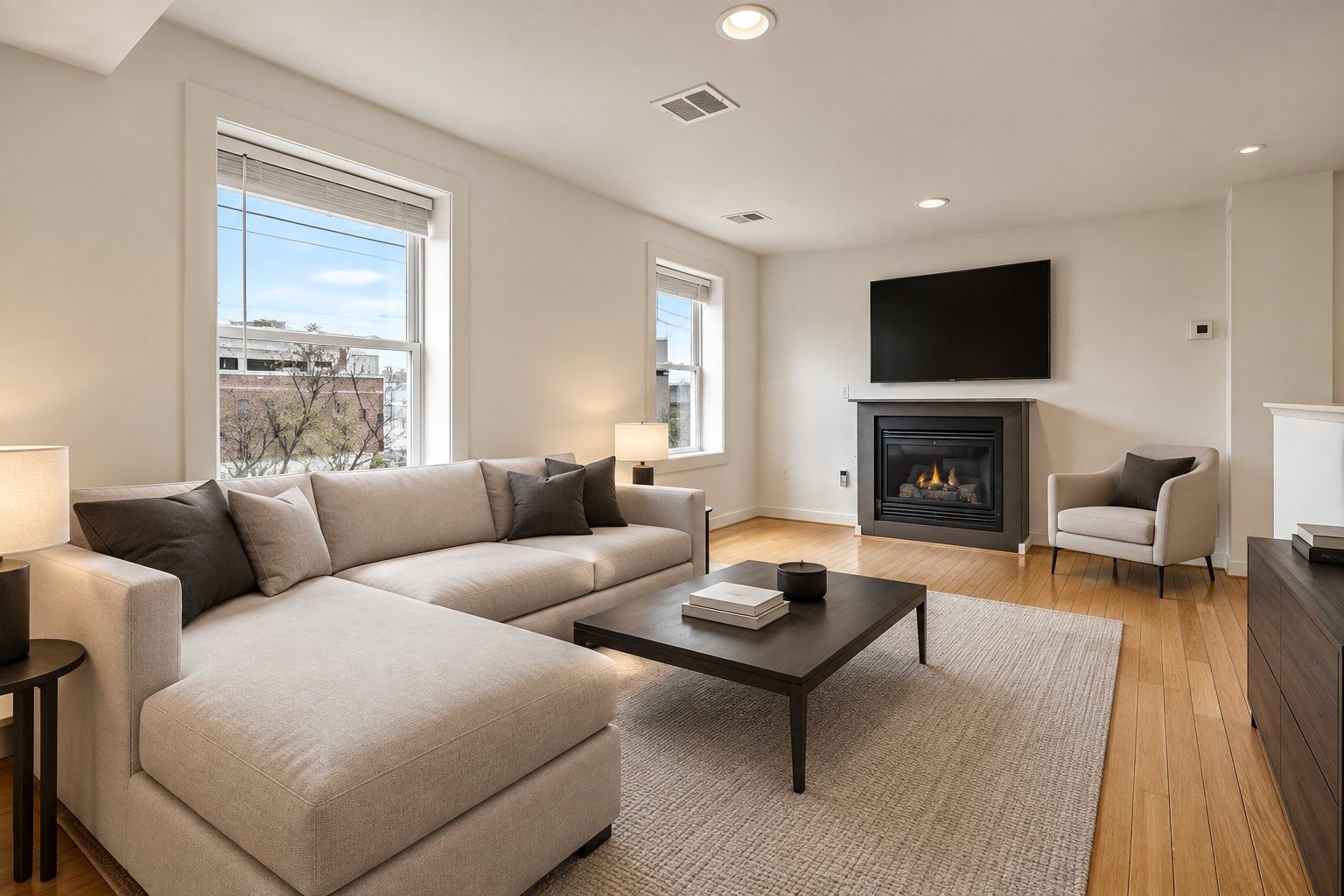 Philadelphia Apartment: 921 Lombard St