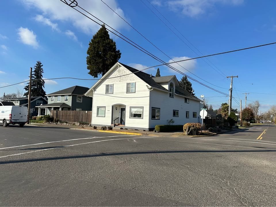 Hubbard Single Room: 3289 3rd St
