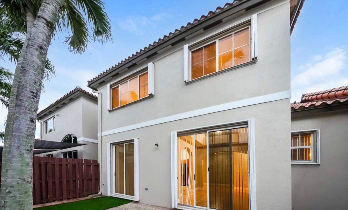 Miami Lakes House: 8395 NW 143rd Ter