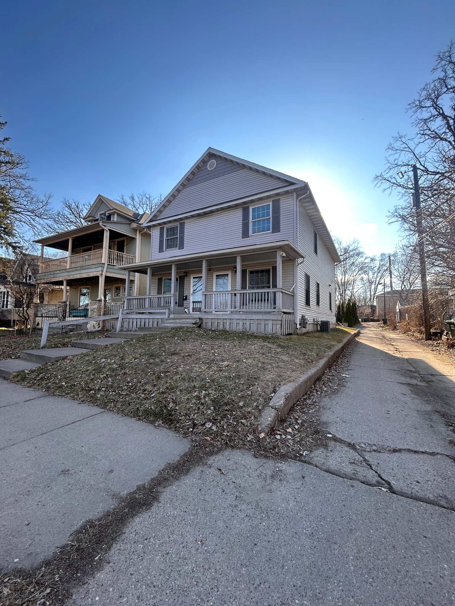 Minneapolis Multiplex: 1829 Girard Ave N