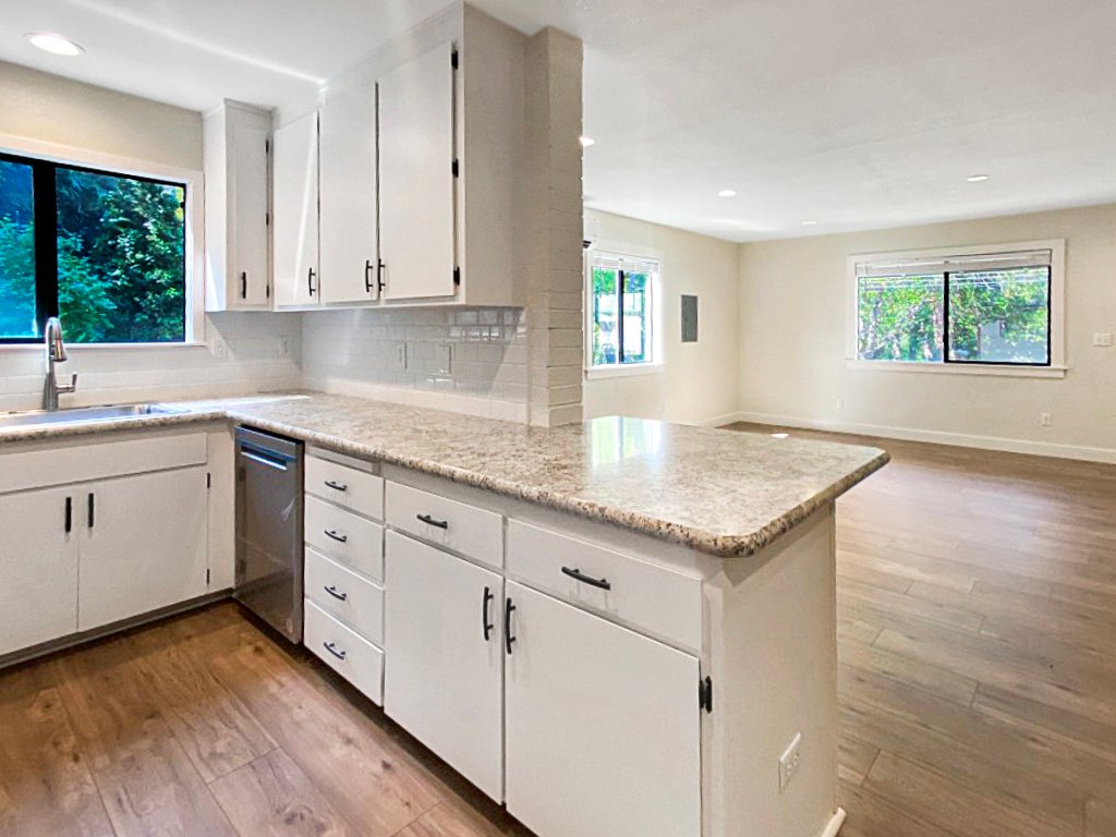 Dunsmuir Multiplex: 6126 Butterfly Ave