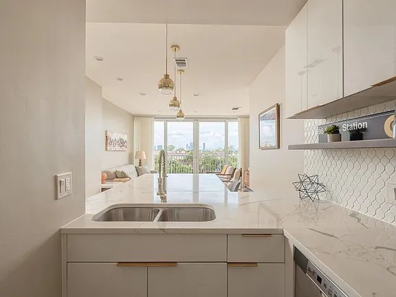 Houston Apartment: 3600 Montrose Blvd Unit 508,