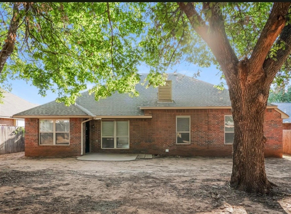 Edmond House: 84 Kimberly Dr