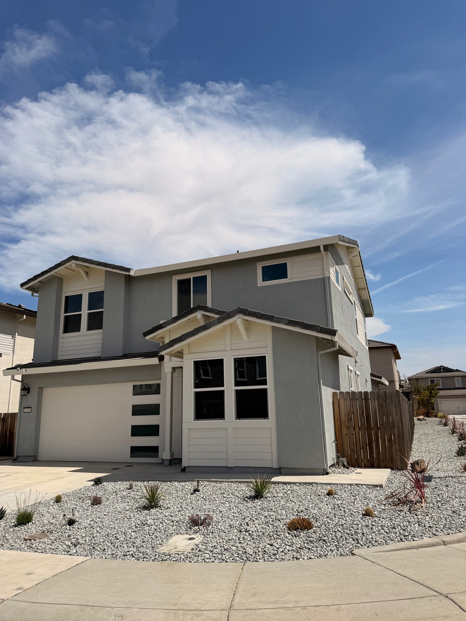 Lincoln House: 1089 Hopkins St