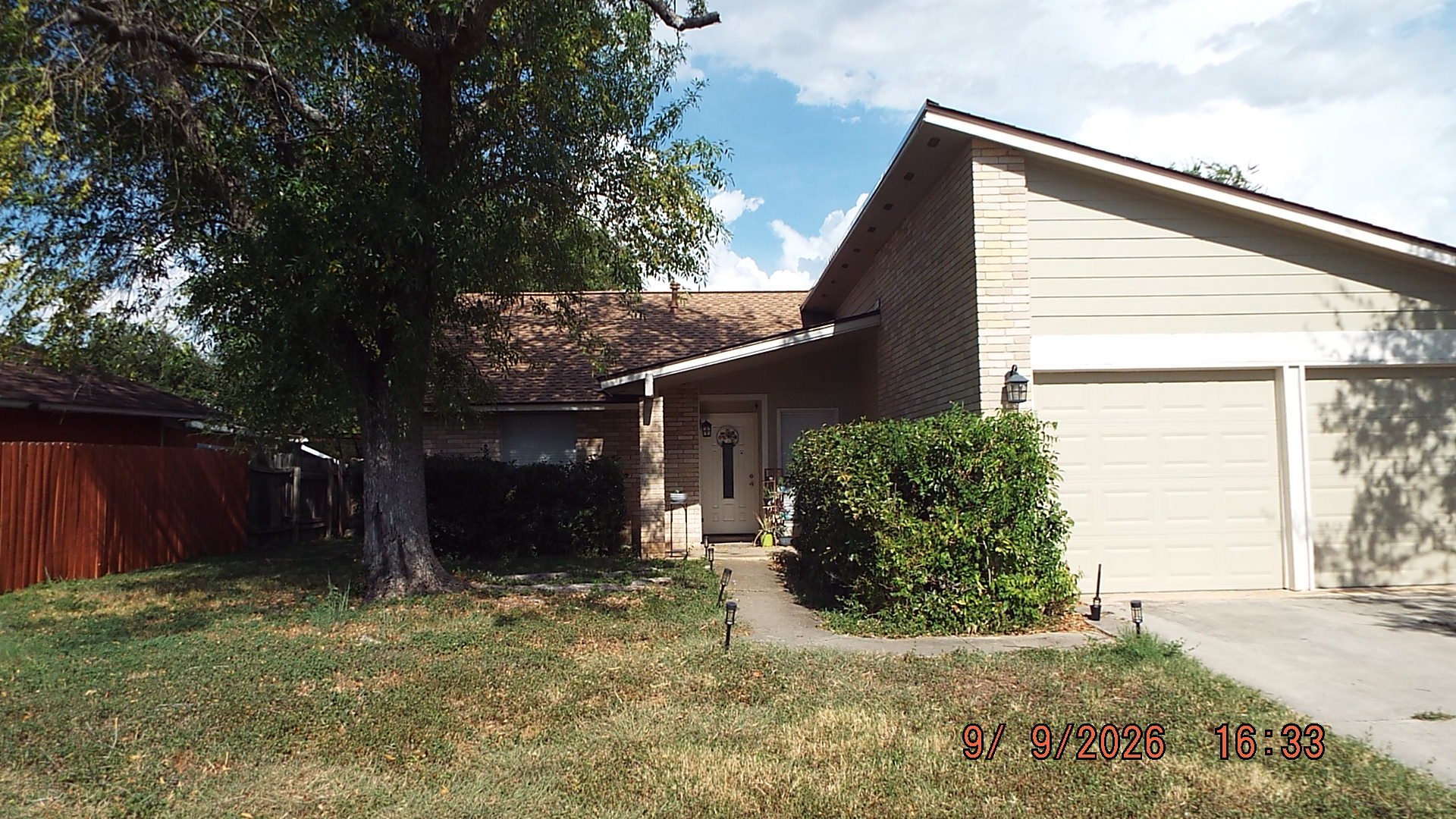 San Antonio House: 8311 Meadow Fire Street
