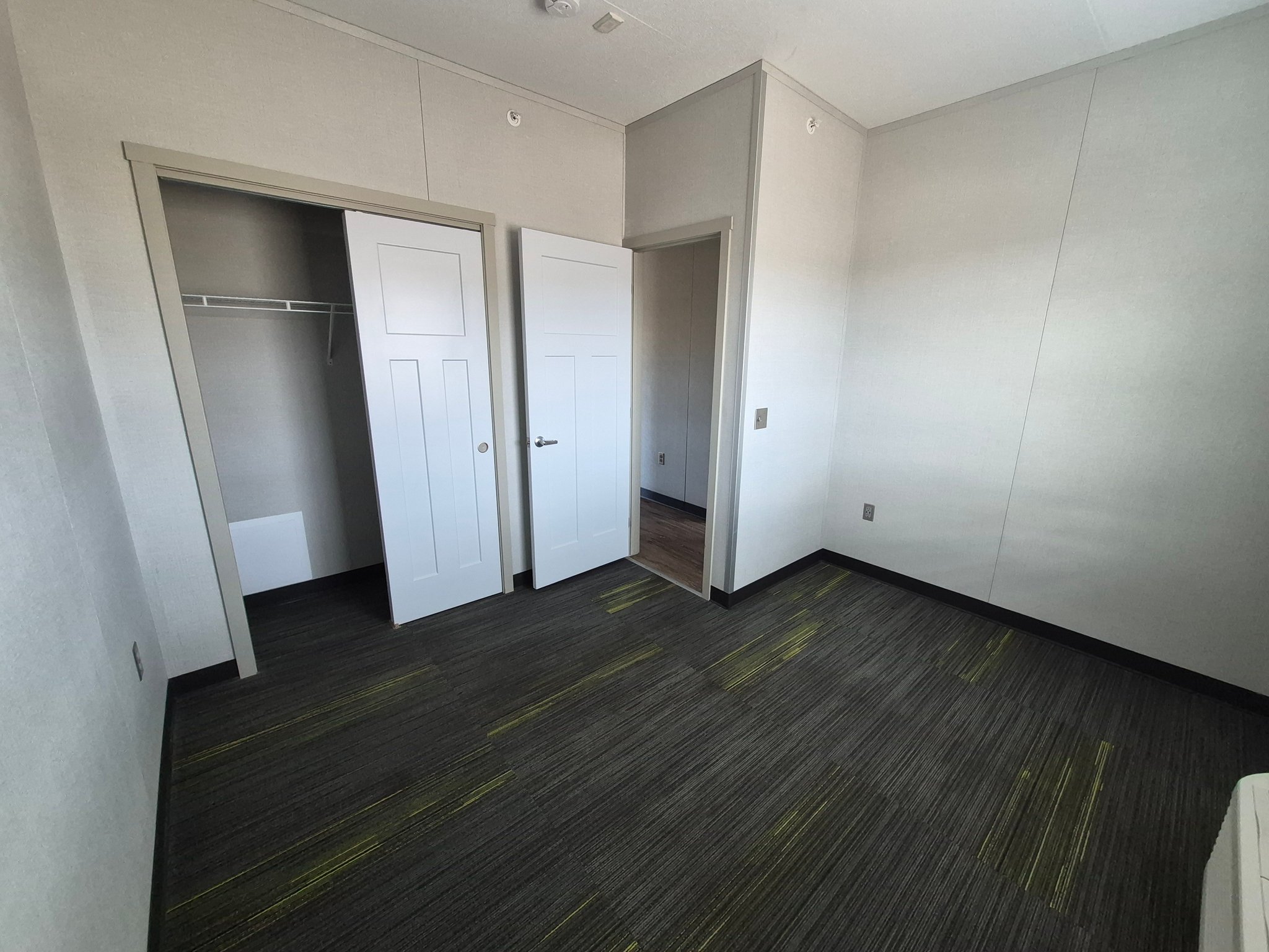 Rapid City Apartment: 458 N Creek Dr.