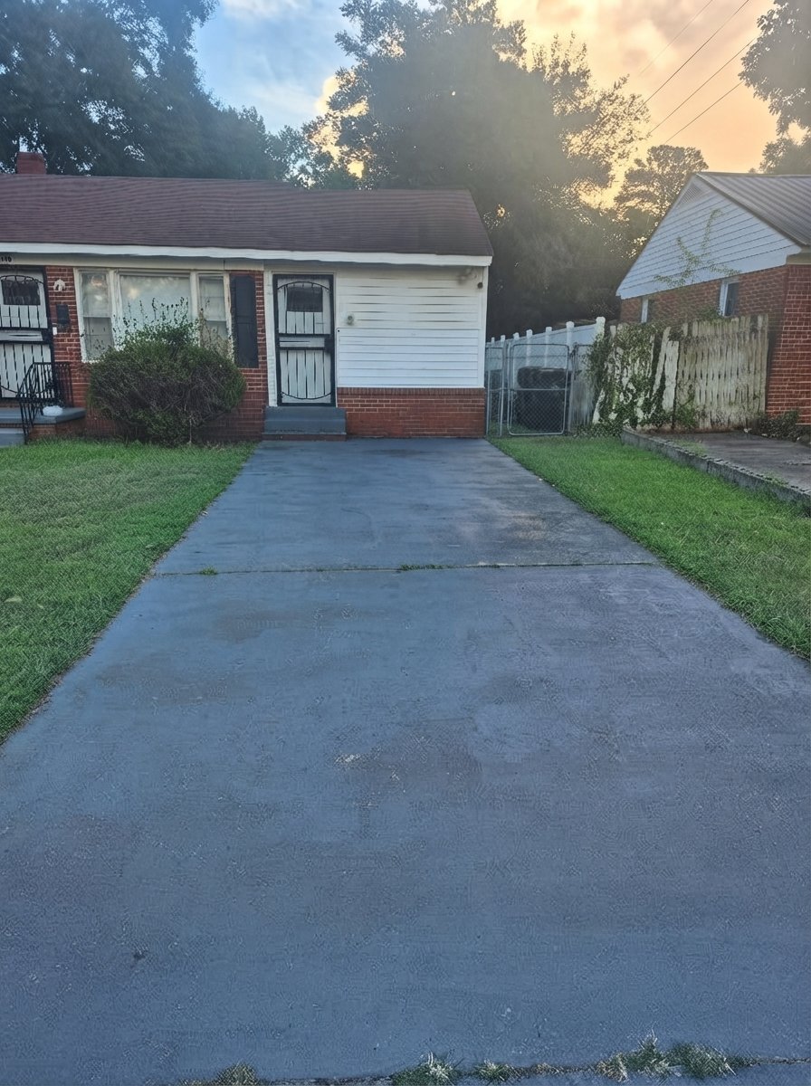 Goldsboro House: 908 Hopkins