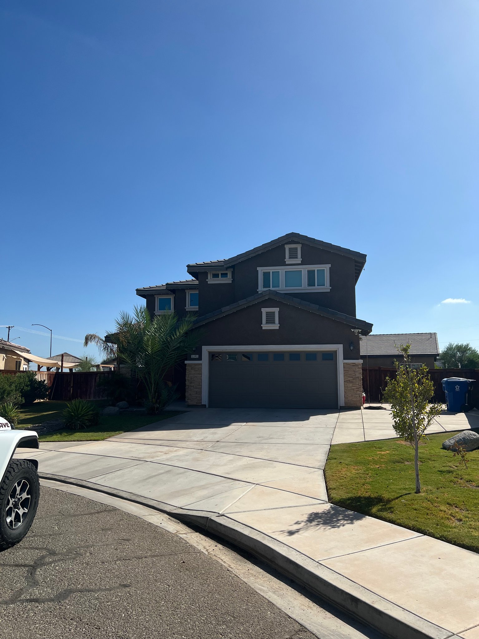 Imperial House: 2392 Lonita Ct